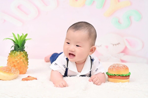 宁德宝宝在妈妈肚子里